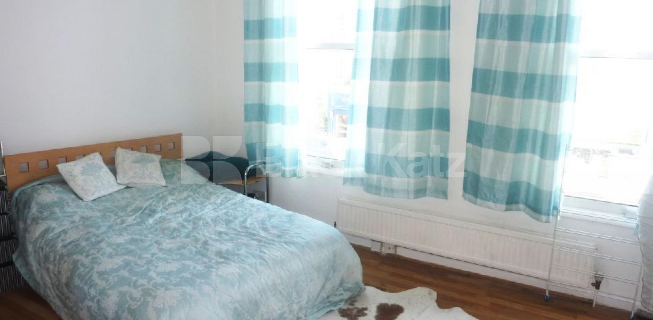 			RENT INCLUSIVE OF GAS, ELECTRIC AND WATER, Studio Apartment, 1 bath, 1 reception Studio			 Brecknock Road, Tufnell Park-Kentish Town
